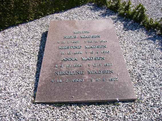 Billede af gravsten på Herning Vestre Kirkegård