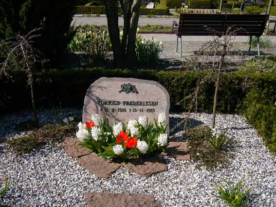 Billede af gravsten på Herning Vestre Kirkegård