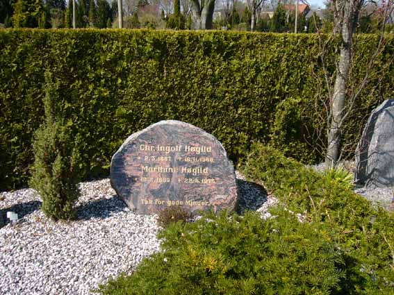 Billede af gravsten på Herning Vestre Kirkegård