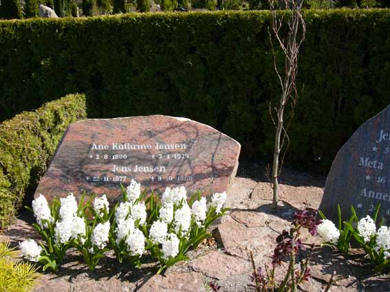 Billede af gravsten på Herning Vestre Kirkegård