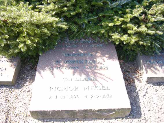 Billede af gravsten på Herning Vestre Kirkegård