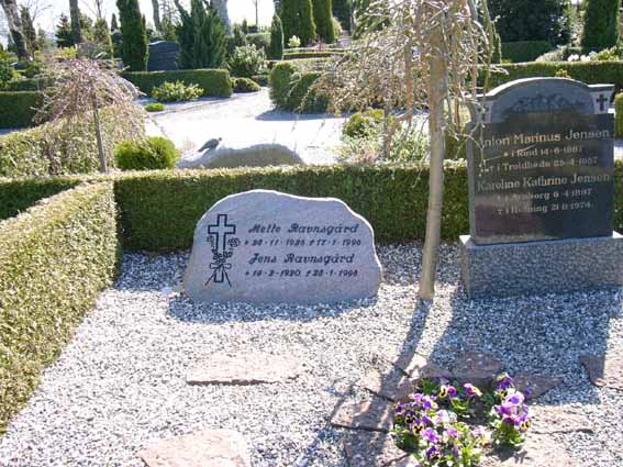 Billede af gravsten på Herning Vestre Kirkegård