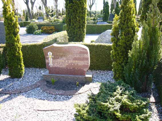 Billede af gravsten på Herning Vestre Kirkegård