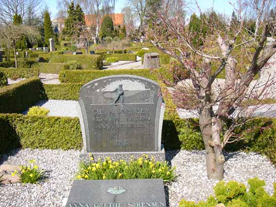 Billede af gravsten på Herning Vestre Kirkegård