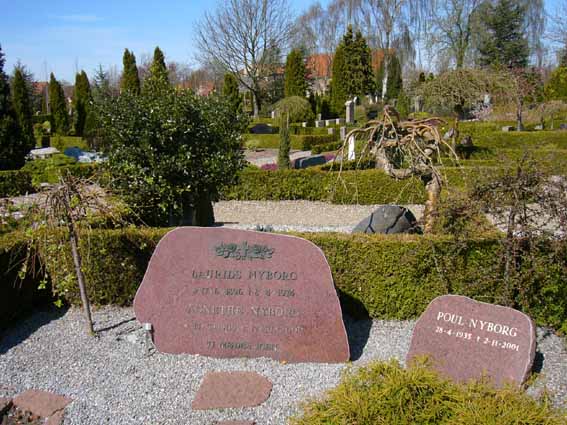 Billede af gravsten på Herning Vestre Kirkegård