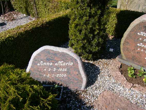 Billede af gravsten på Herning Vestre Kirkegård