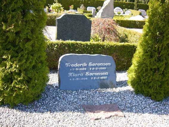 Billede af gravsten på Herning Vestre Kirkegård