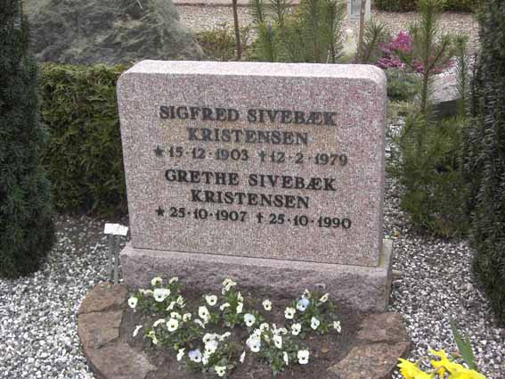 Billede af gravsten på Herning Vestre Kirkegård