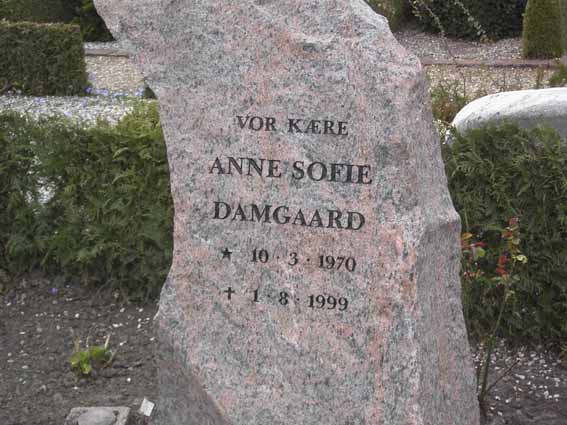 Billede af gravsten på Herning Vestre Kirkegård