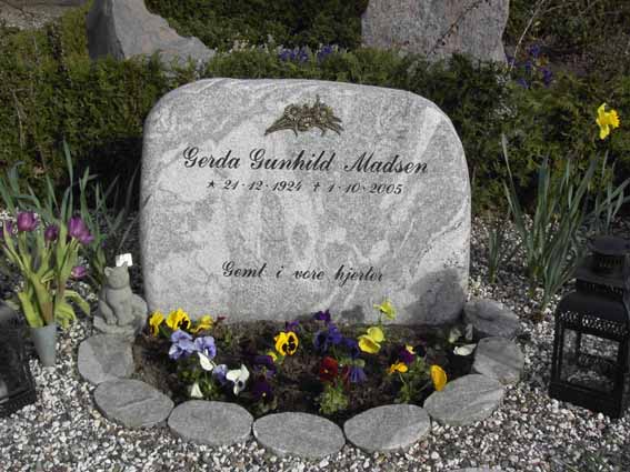 Billede af gravsten på Herning Vestre Kirkegård