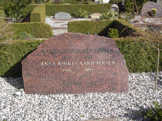 Billede af gravsten på Herning Vestre Kirkegård