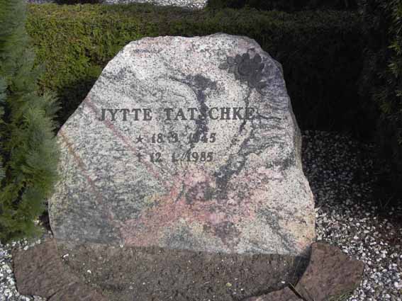 Billede af gravsten på Herning Vestre Kirkegård