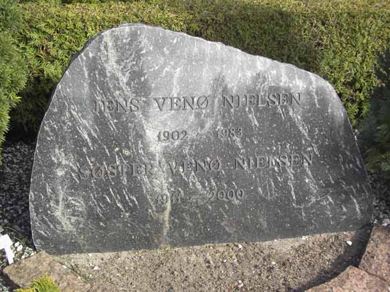 Billede af gravsten på Herning Vestre Kirkegård