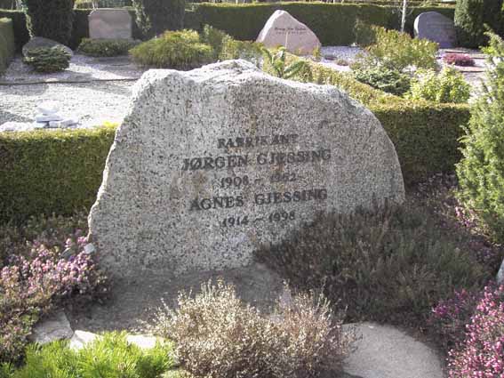 Billede af gravsten på Herning Vestre Kirkegård