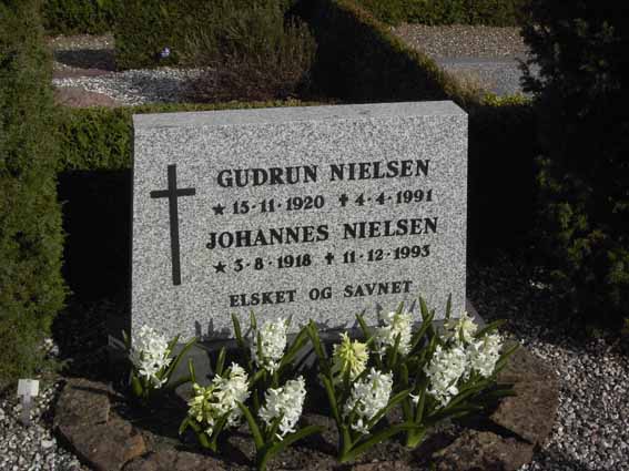 Billede af gravsten på Herning Vestre Kirkegård