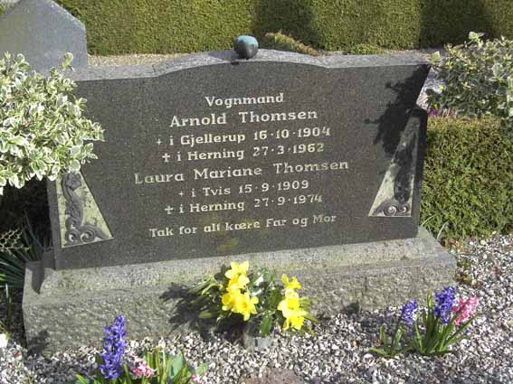 Billede af gravsten på Herning Vestre Kirkegård