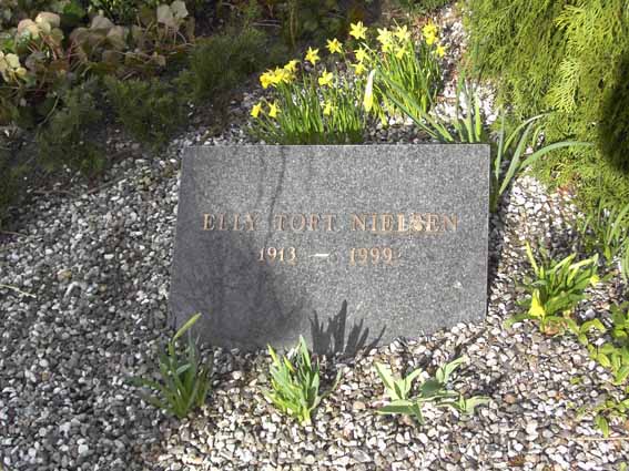 Billede af gravsten på Herning Vestre Kirkegård