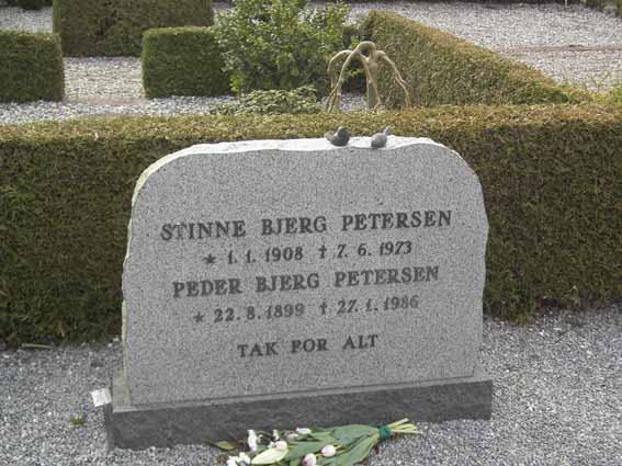 Billede af gravsten på Herning Vestre Kirkegård
