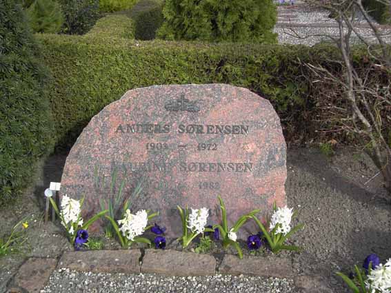 Billede af gravsten på Herning Vestre Kirkegård