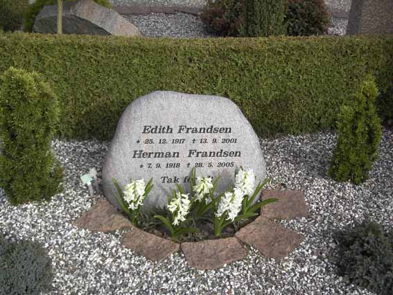 Billede af gravsten på Herning Vestre Kirkegård