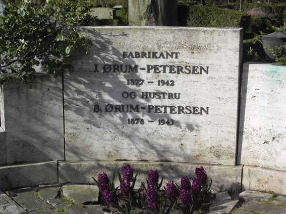 Billede af gravsten på Herning Vestre Kirkegård