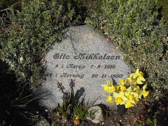 Billede af gravsten på Herning Vestre Kirkegård