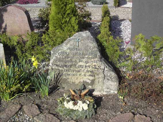 Billede af gravsten på Herning Vestre Kirkegård