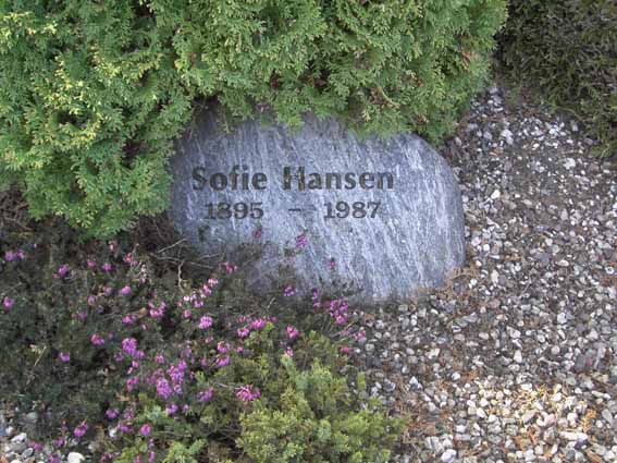 Billede af gravsten på Herning Vestre Kirkegård