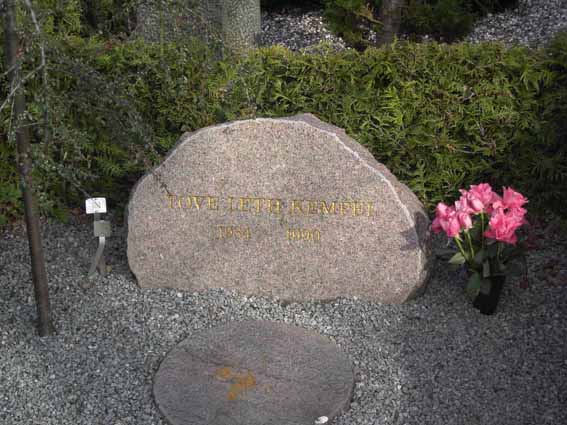 Billede af gravsten på Herning Vestre Kirkegård