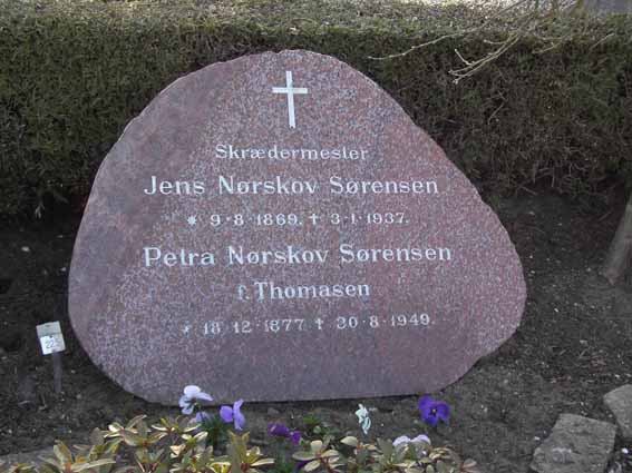 Billede af gravsten på Herning Vestre Kirkegård