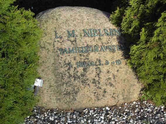 Billede af gravsten på Herning Vestre Kirkegård