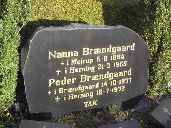 Billede af gravsten på Herning Vestre Kirkegård