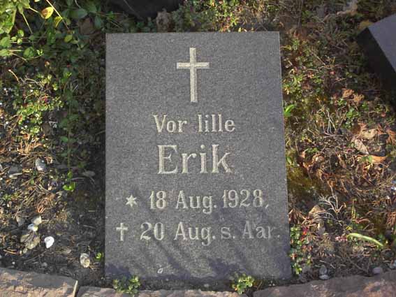 Billede af gravsten på Herning Vestre Kirkegård