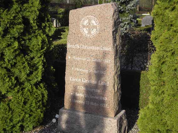 Billede af gravsten på Herning Vestre Kirkegård