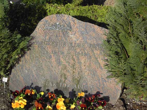 Billede af gravsten på Herning Vestre Kirkegård