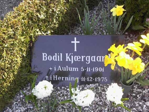 Billede af gravsten på Herning Vestre Kirkegård