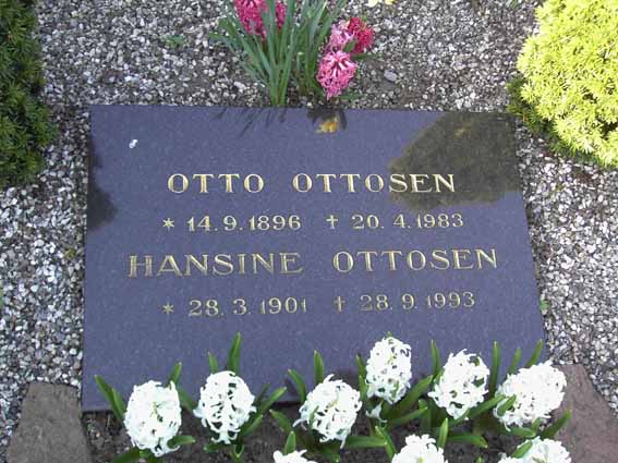 Billede af gravsten på Herning Vestre Kirkegård
