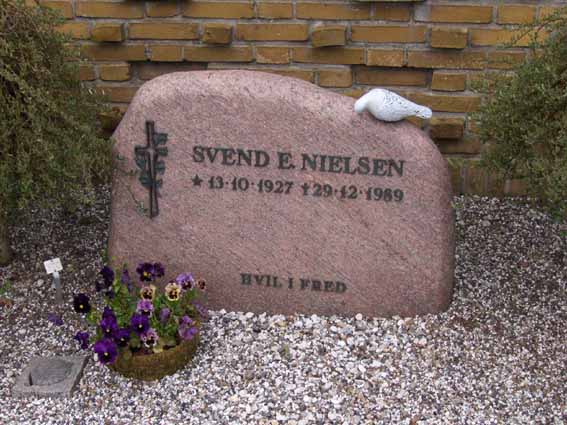 Billede af gravsten på Herning Vestre Kirkegård