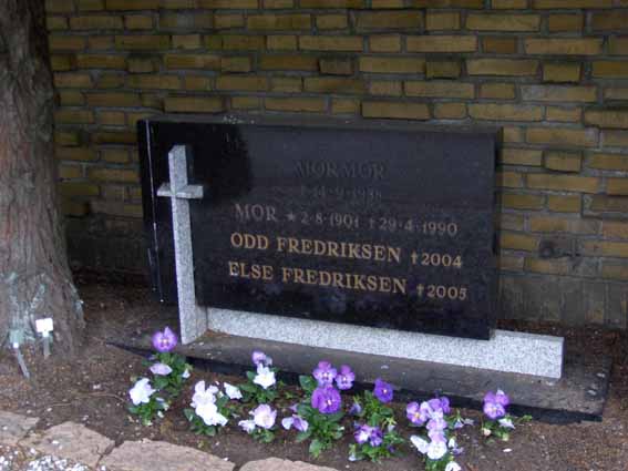 Billede af gravsten på Herning Vestre Kirkegård
