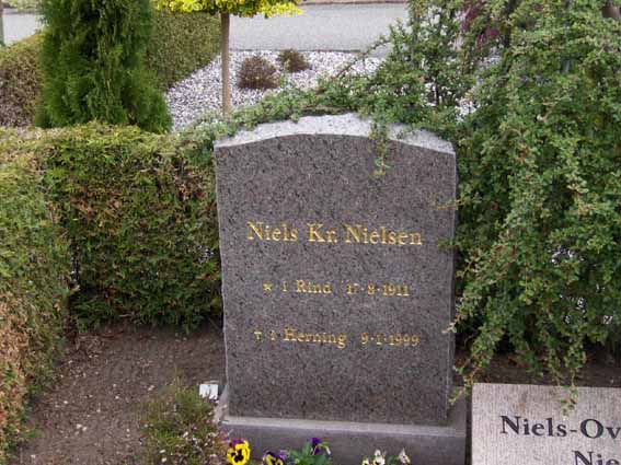 Billede af gravsten på Herning Vestre Kirkegård