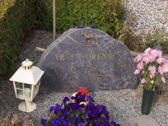Billede af gravsten på Herning Vestre Kirkegård