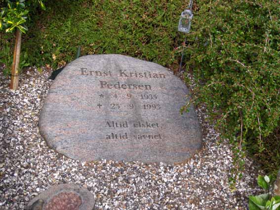 Billede af gravsten på Herning Vestre Kirkegård