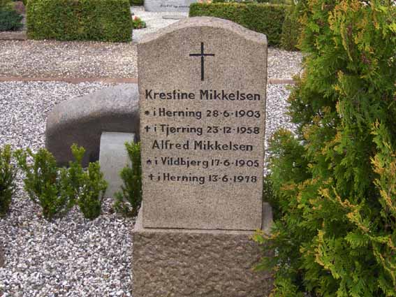 Billede af gravsten på Herning Vestre Kirkegård