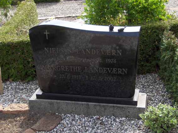 Billede af gravsten på Herning Vestre Kirkegård
