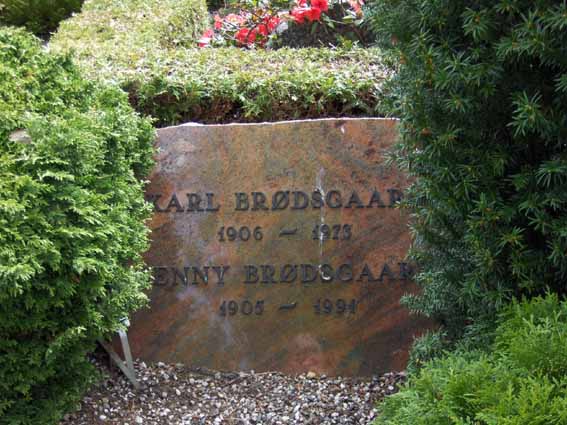 Billede af gravsten på Herning Vestre Kirkegård