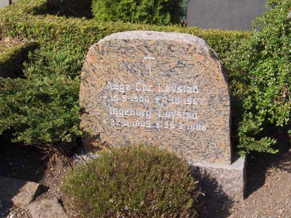 Billede af gravsten på Herning Vestre Kirkegård