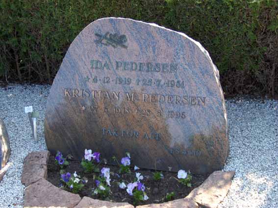 Billede af gravsten på Herning Vestre Kirkegård