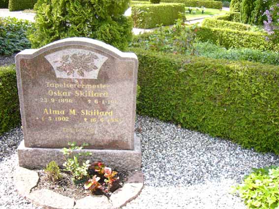 Billede af gravsten på Herning Vestre Kirkegård