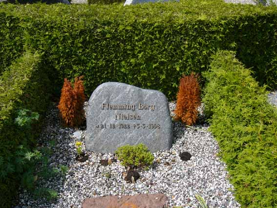 Billede af gravsten på Herning Vestre Kirkegård