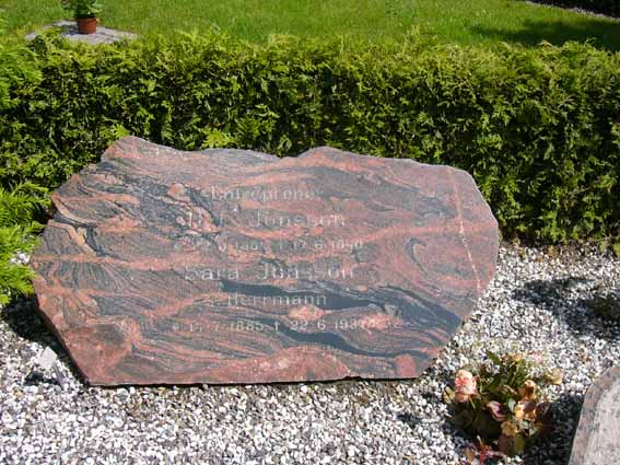 Billede af gravsten på Herning Vestre Kirkegård